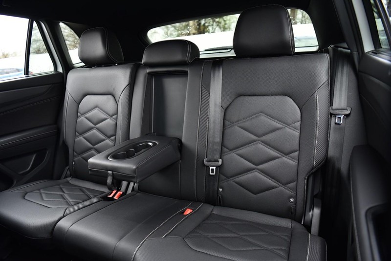 Volkswagen Atlas Cross Sport Vehicle Image 21