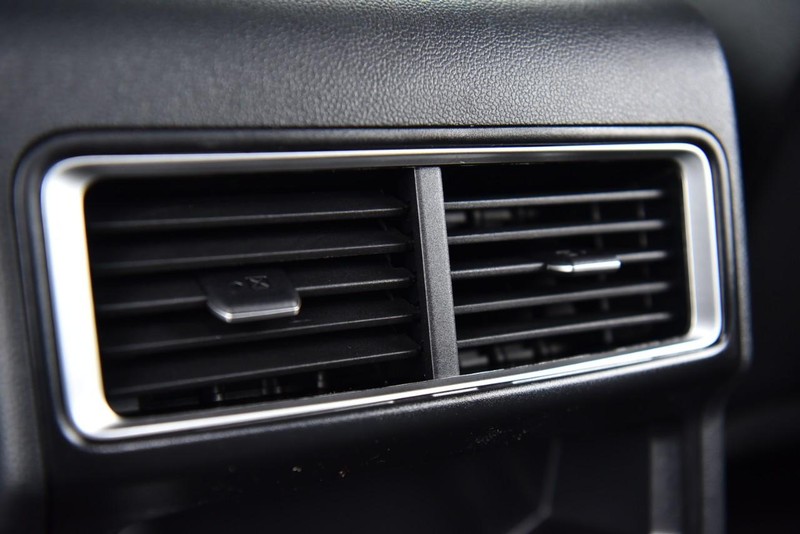 Volkswagen Atlas Cross Sport Vehicle Image 22