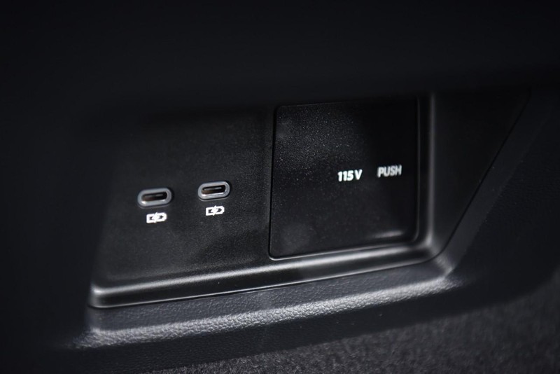 Volkswagen Atlas Cross Sport Vehicle Image 23
