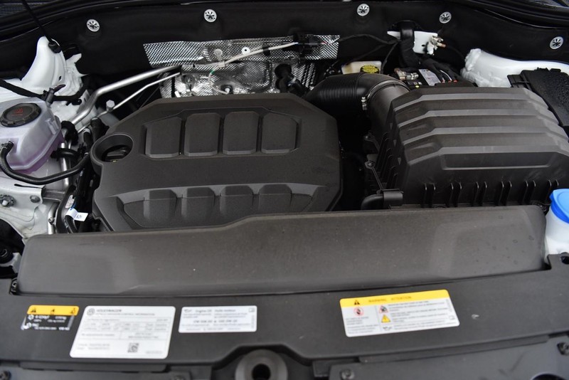 Volkswagen Atlas Cross Sport Vehicle Image 26