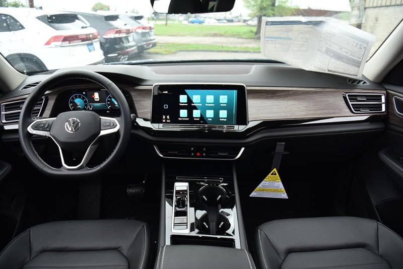 Volkswagen Atlas Vehicle Image 08