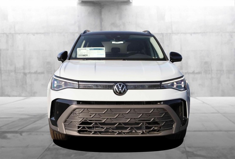 Volkswagen Taos Vehicle Image 04