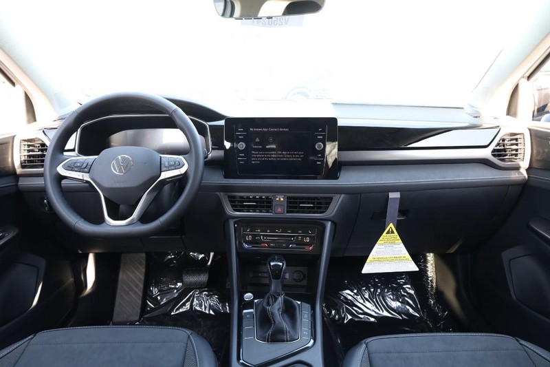 Volkswagen Taos Vehicle Image 24