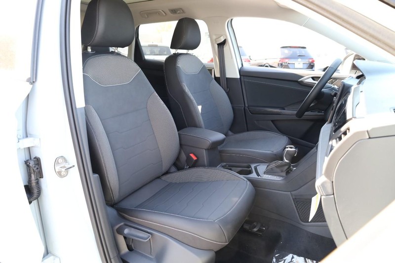 Volkswagen Taos Vehicle Image 26