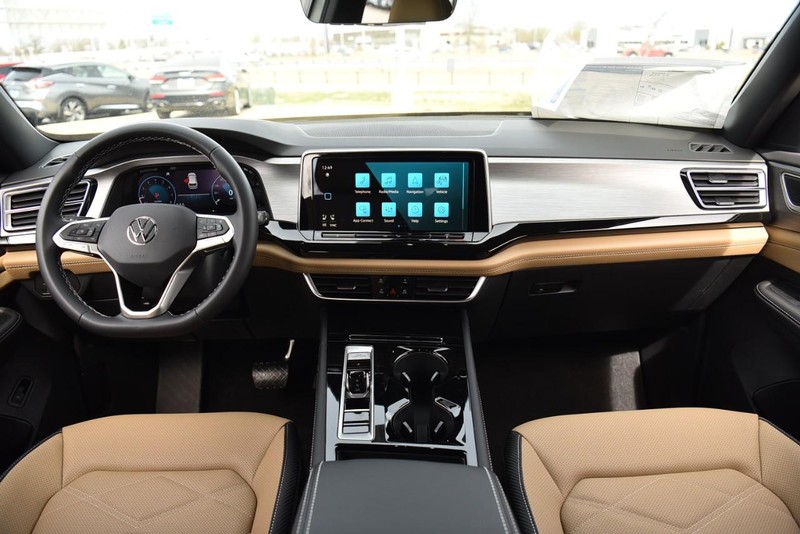Volkswagen Atlas Cross Sport Vehicle Image 07