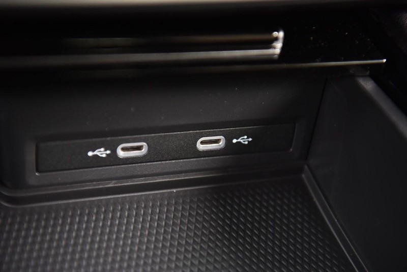 Volkswagen Atlas Cross Sport Vehicle Image 15
