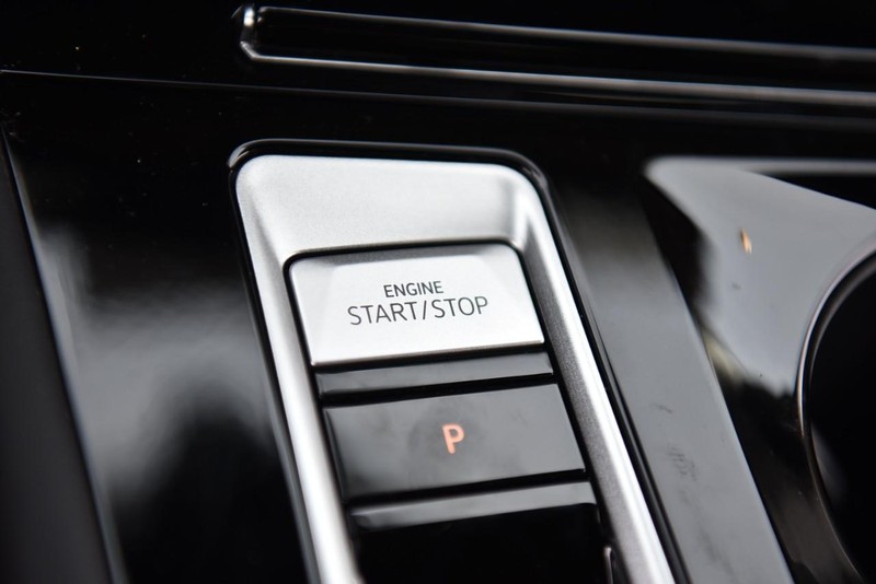 Volkswagen Atlas Cross Sport Vehicle Image 16