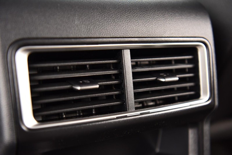 Volkswagen Atlas Cross Sport Vehicle Image 22