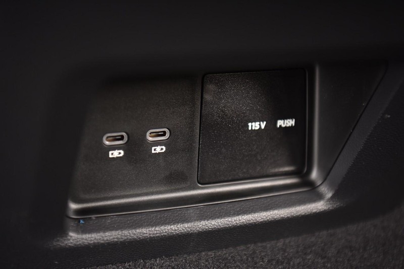 Volkswagen Atlas Cross Sport Vehicle Image 23