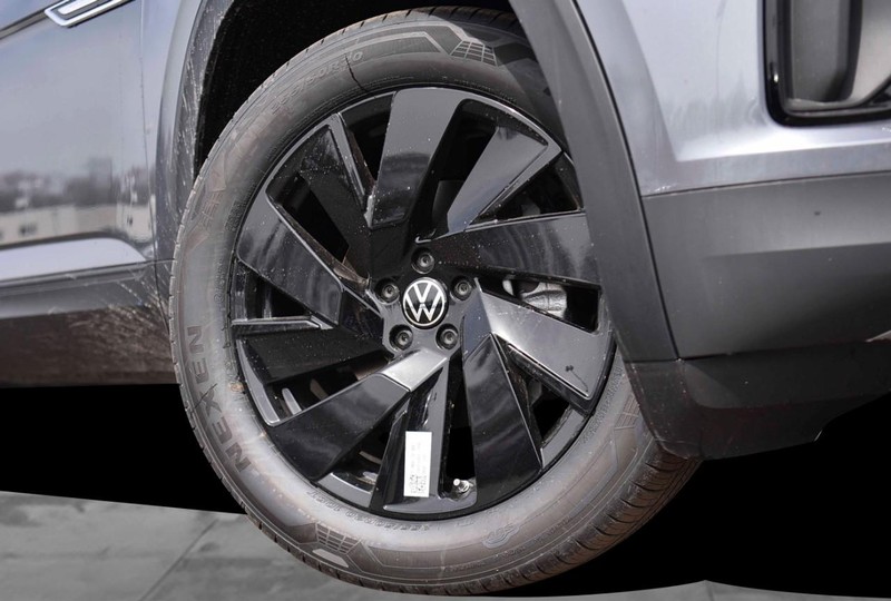 Volkswagen Atlas Cross Sport Vehicle Image 03