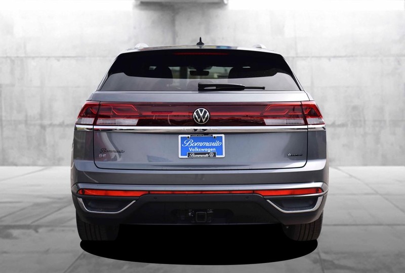 Volkswagen Atlas Cross Sport Vehicle Image 06