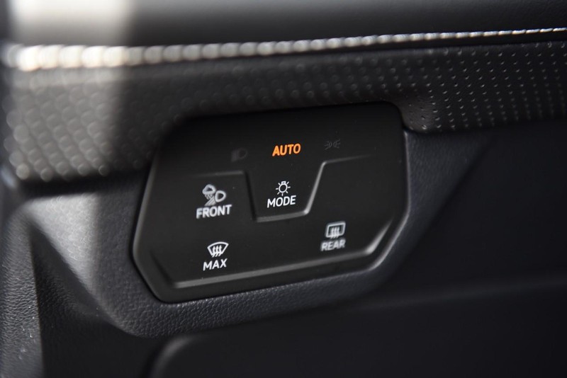 Volkswagen Atlas Cross Sport Vehicle Image 11