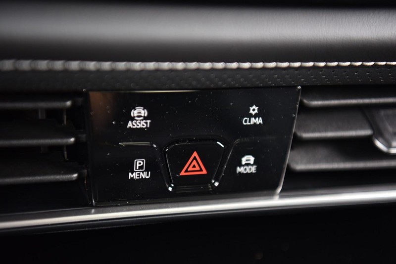 Volkswagen Atlas Cross Sport Vehicle Image 14