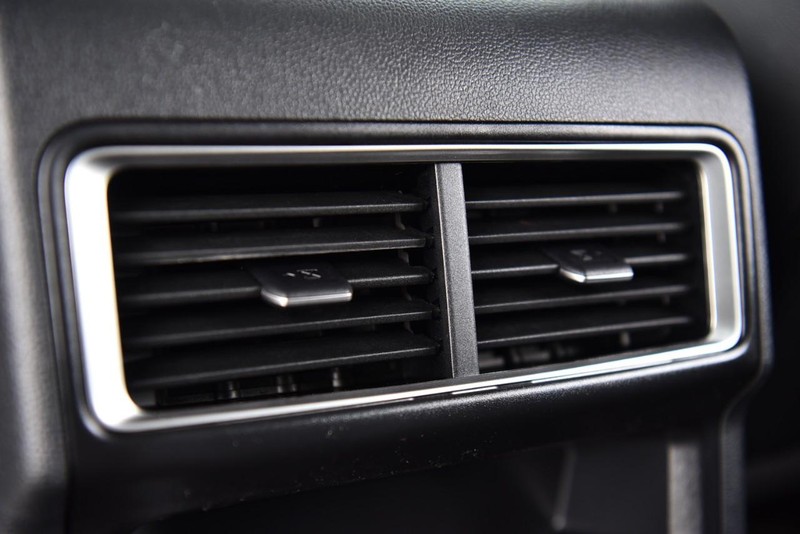Volkswagen Atlas Cross Sport Vehicle Image 23