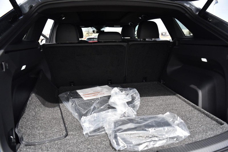 Volkswagen Atlas Cross Sport Vehicle Image 25