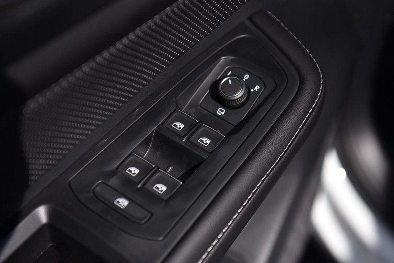 Volkswagen Atlas Cross Sport Vehicle Image 08