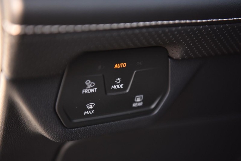 Volkswagen Atlas Cross Sport Vehicle Image 11