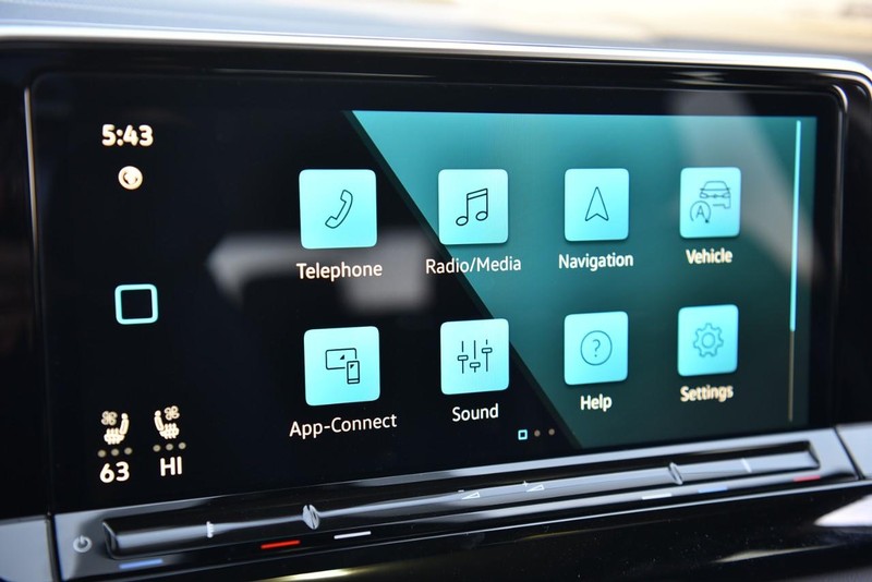 Volkswagen Atlas Cross Sport Vehicle Image 17