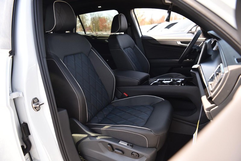 Volkswagen Atlas Cross Sport Vehicle Image 20