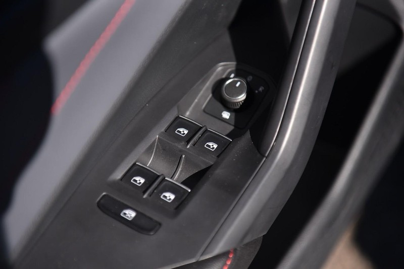 Volkswagen Jetta GLI Vehicle Image 08
