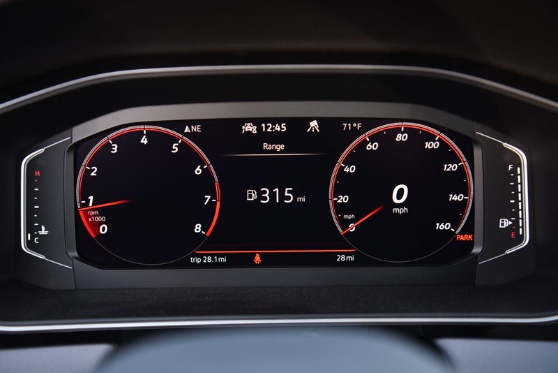 Volkswagen Jetta GLI Vehicle Image 12