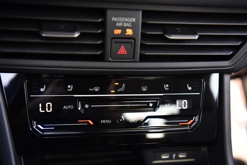 Volkswagen Jetta GLI Vehicle Image 14