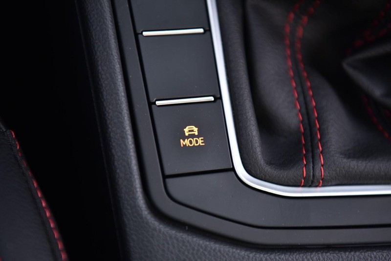 Volkswagen Jetta GLI Vehicle Image 17