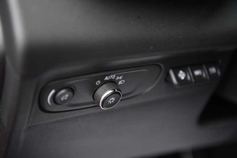 Buick Envision Vehicle Image 12