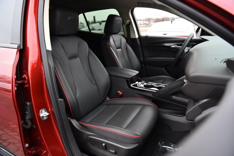 Buick Envision Vehicle Image 23