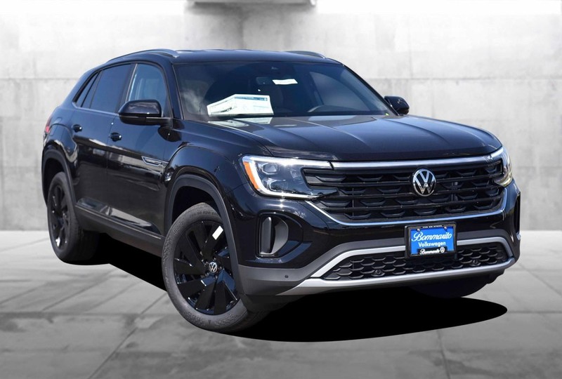 Volkswagen Atlas Cross Sport Vehicle Image 02