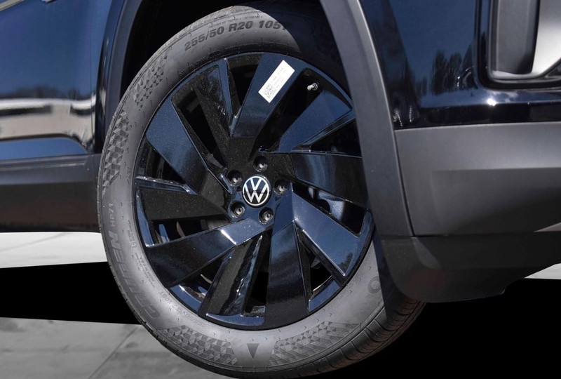 Volkswagen Atlas Cross Sport Vehicle Image 03