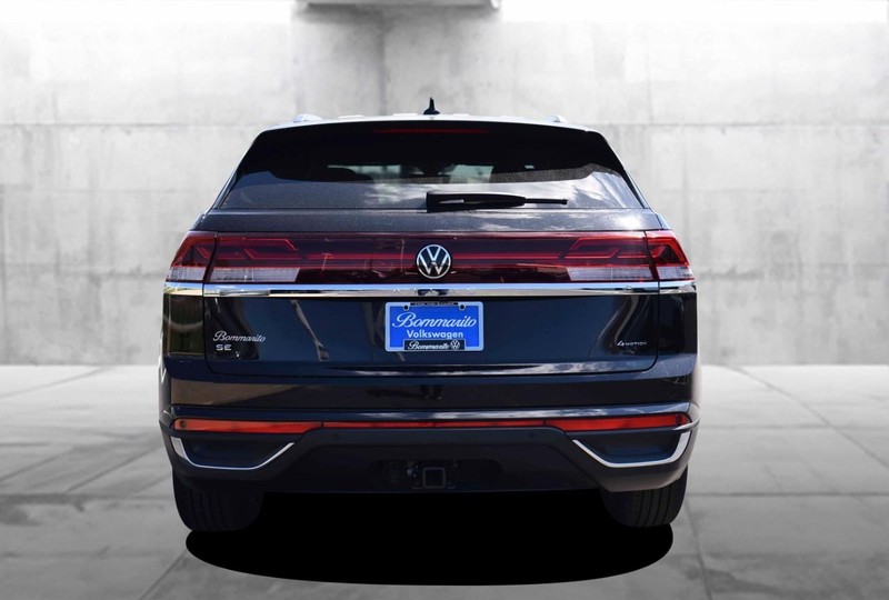 Volkswagen Atlas Cross Sport Vehicle Image 06