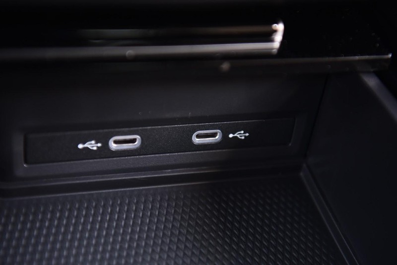 Volkswagen Atlas Cross Sport Vehicle Image 15