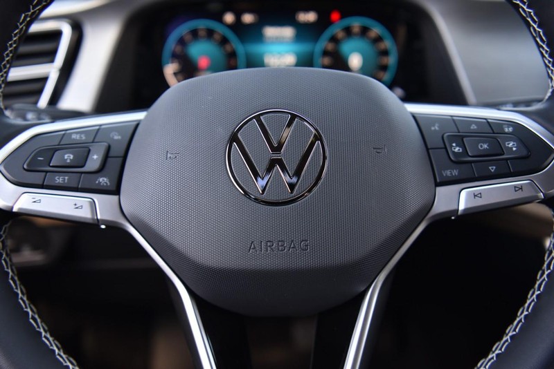 Volkswagen Atlas Cross Sport Vehicle Image 18