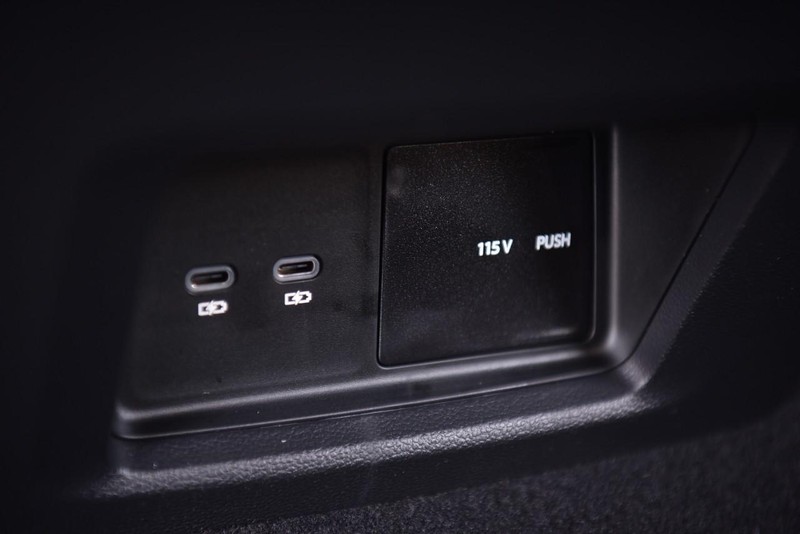 Volkswagen Atlas Cross Sport Vehicle Image 23