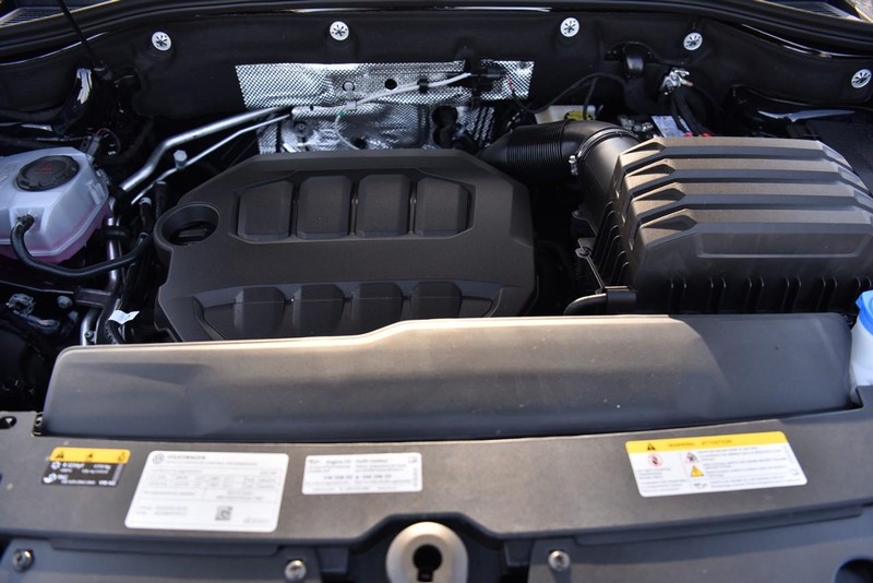 Volkswagen Atlas Cross Sport Vehicle Image 26