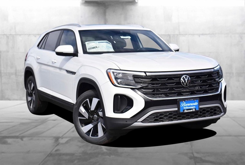 Volkswagen Atlas Cross Sport Vehicle Image 02