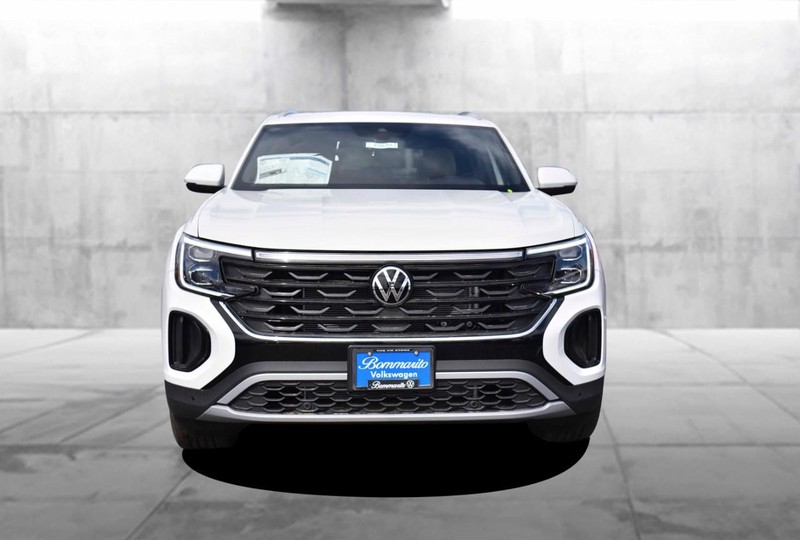 Volkswagen Atlas Cross Sport Vehicle Image 04