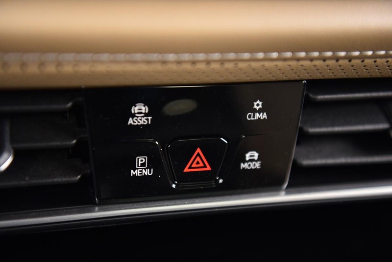 Volkswagen Atlas Cross Sport Vehicle Image 14