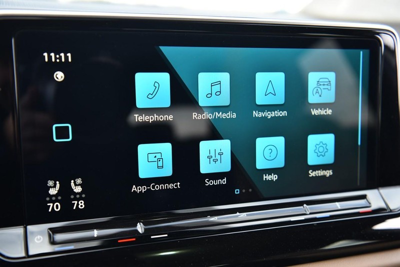 Volkswagen Atlas Cross Sport Vehicle Image 17