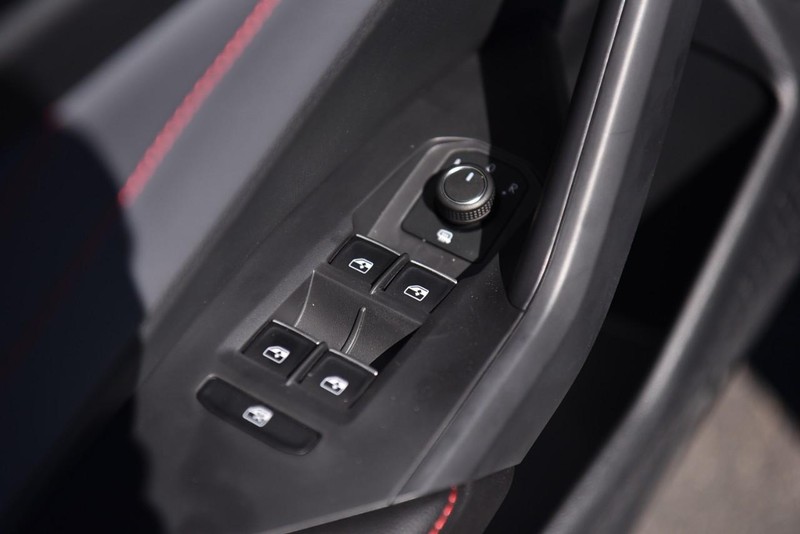 Volkswagen Jetta GLI Vehicle Image 08