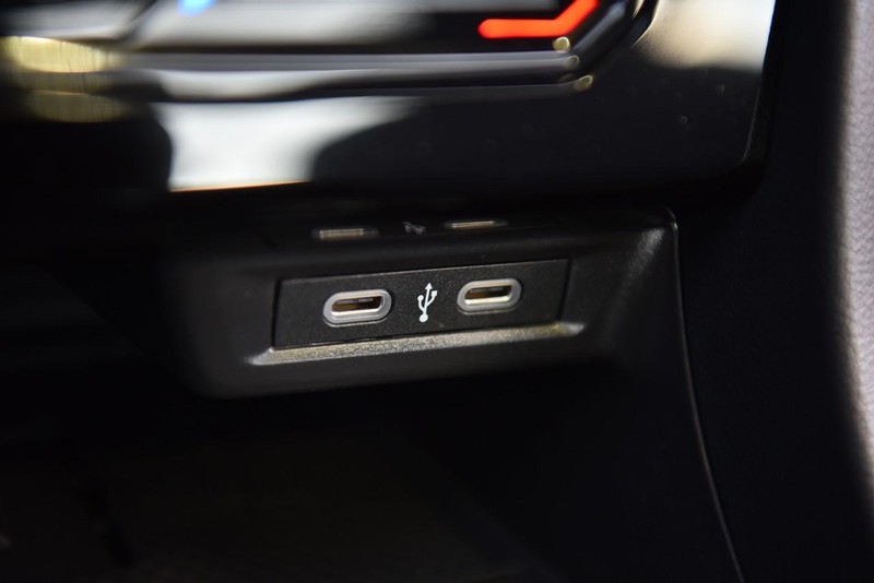 Volkswagen Jetta GLI Vehicle Image 15