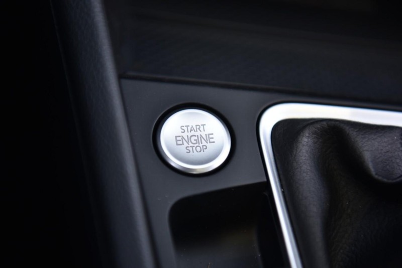 Volkswagen Jetta GLI Vehicle Image 16