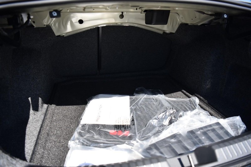 Volkswagen Jetta GLI Vehicle Image 25