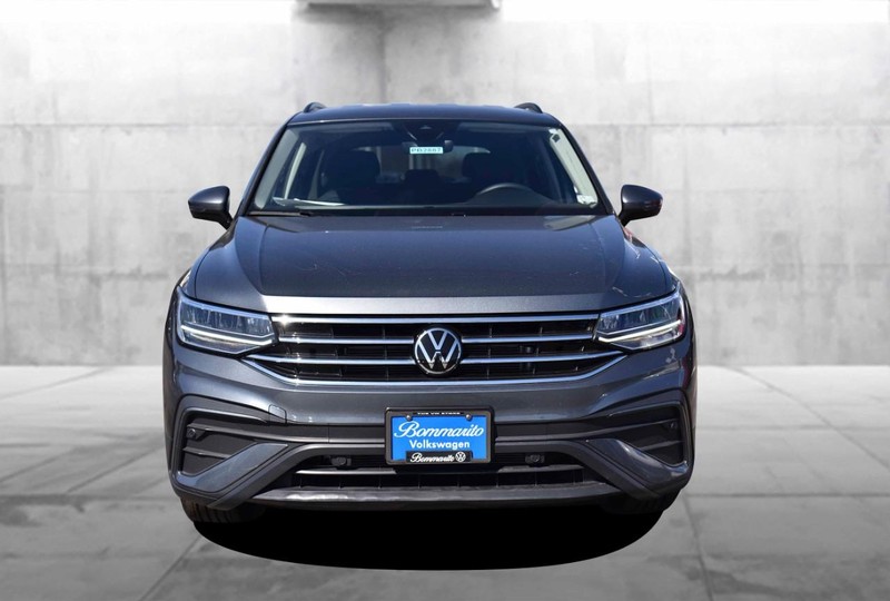 Volkswagen Tiguan Vehicle Image 04