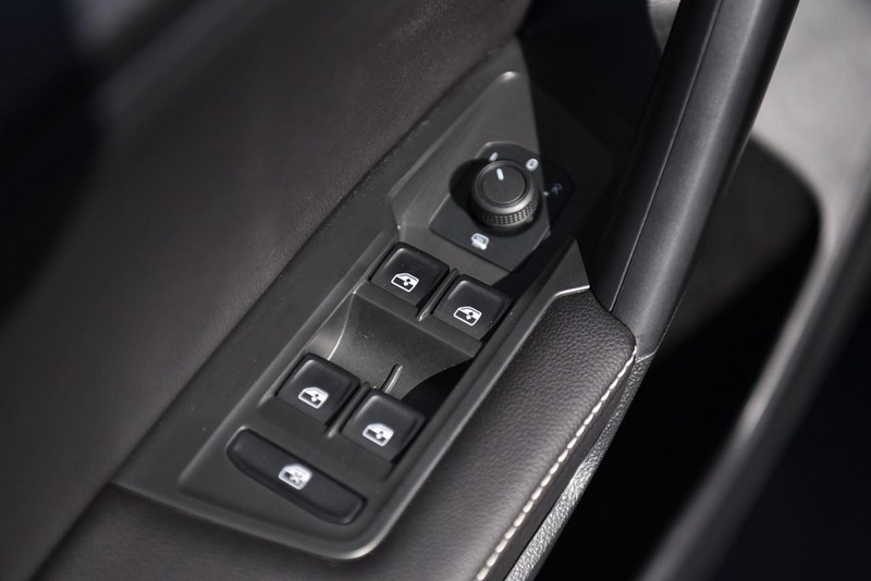 Volkswagen Tiguan Vehicle Image 08