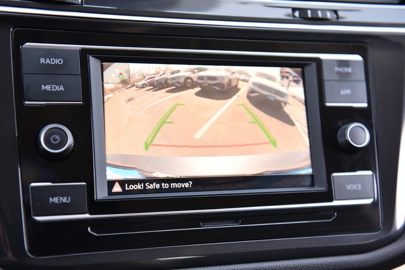 Volkswagen Tiguan Vehicle Image 12