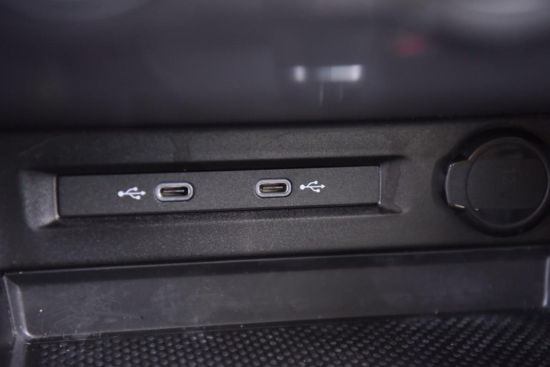 Volkswagen Tiguan Vehicle Image 14