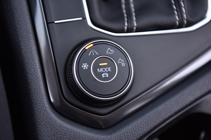 Volkswagen Tiguan Vehicle Image 16