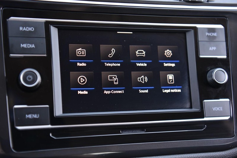 Volkswagen Tiguan Vehicle Image 18